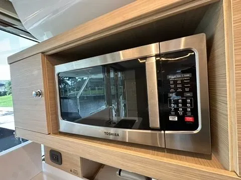 Self Maid Yacht Photos Pics 