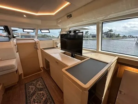 Self Maid Yacht Photos Pics 