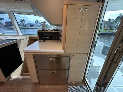 Self Maid Yacht Photos Pics 