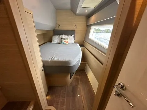 Self Maid Yacht Photos Pics 