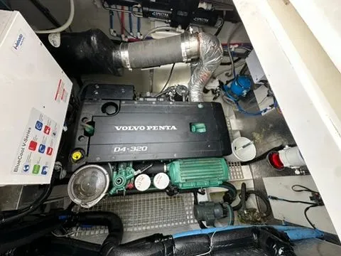 Self Maid Yacht Photos Pics 