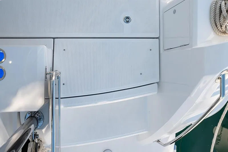  Yacht Photos Pics 2023-Aquila-44-Yacht-MarineMax