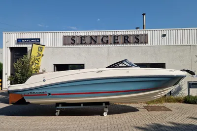 2025 Bayliner VR6 Bowrider I/O