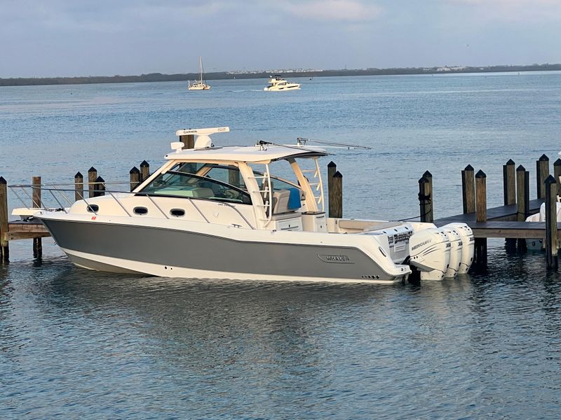 2017 Boston Whaler 345 Conquest