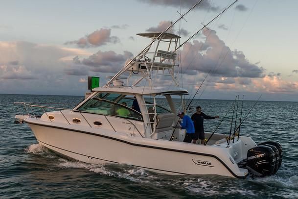 2017 Boston Whaler 345 Conquest