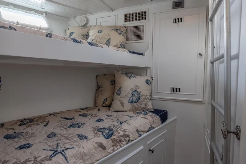 Breakaway Yacht Photos Pics 