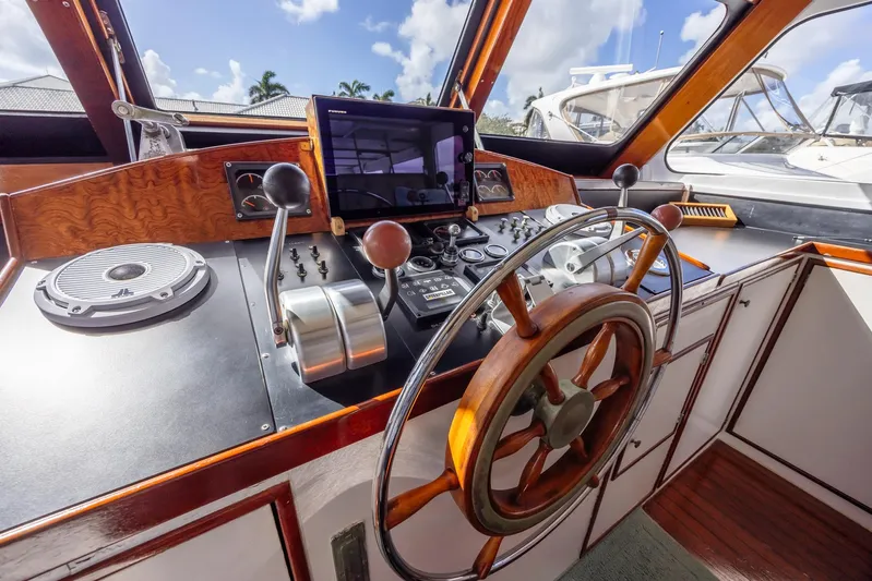 Breakaway Yacht Photos Pics 