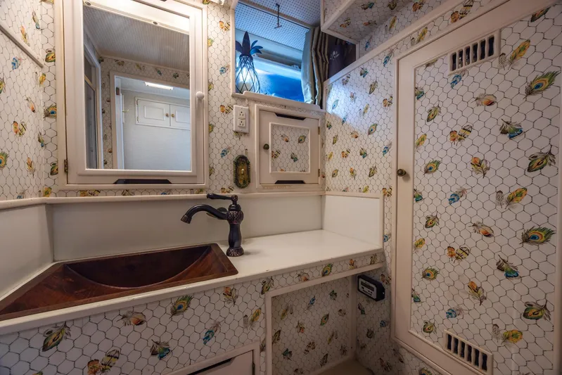 Breakaway Yacht Photos Pics 