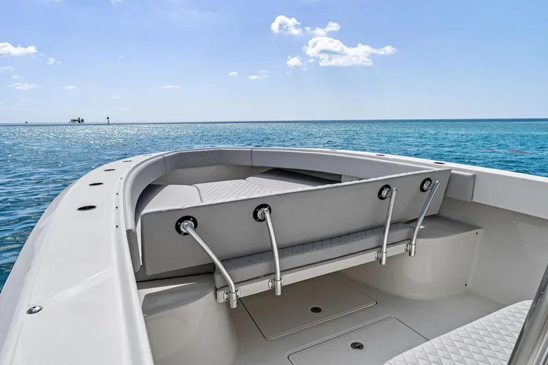 Vantage Yacht Photos Pics 2015 Bahama Center Console boat on clear blue ocean water.