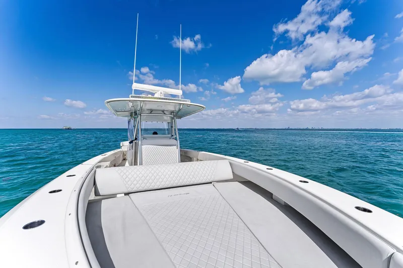Vantage Yacht Photos Pics 2015 Bahama Center Console boat on open sea under blue sky.