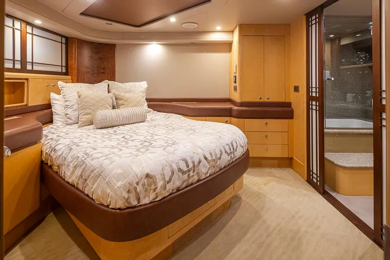 Sea Spur Yacht Photos Pics Owners Stateroom