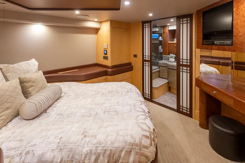 Sea Spur Yacht Photos Pics Owners Stateroom