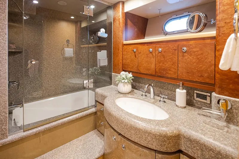 Sea Spur Yacht Photos Pics Owners Head