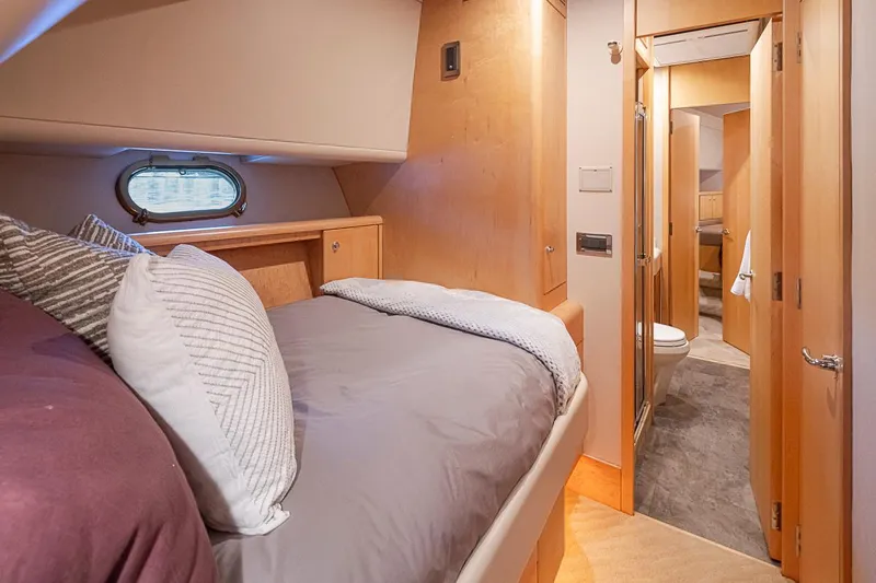 Sea Spur Yacht Photos Pics Port Side Guest Stateroom