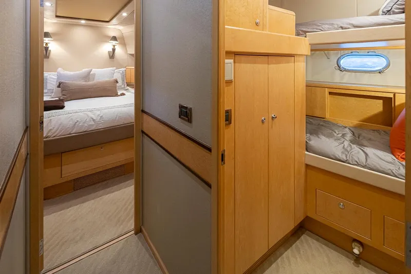 Sea Spur Yacht Photos Pics Starboard Bunk Stateroom