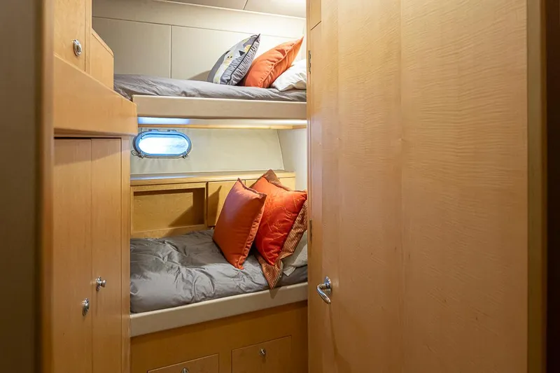 Sea Spur Yacht Photos Pics Starboard Bunk Stateroom