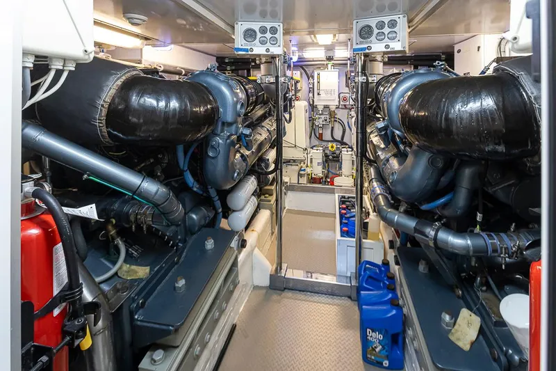 Sea Spur Yacht Photos Pics Engine Room