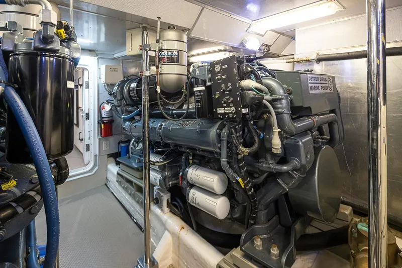 Sea Spur Yacht Photos Pics Engine Room