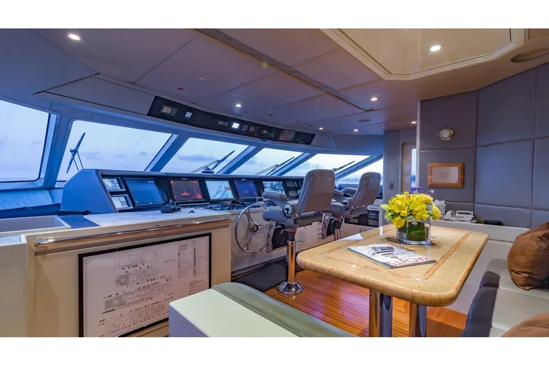 I Love This Boat Yacht Photos Pics Luxurious 2002 Christensen Tri Deck yacht bridge with modern navigation equipment and elegant decor.