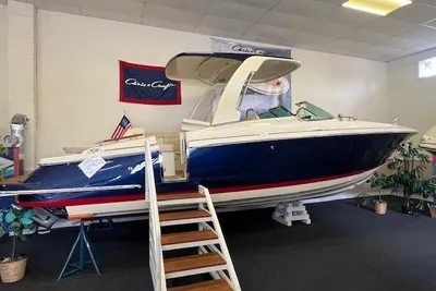 Chris-Craft Launch 28 GT