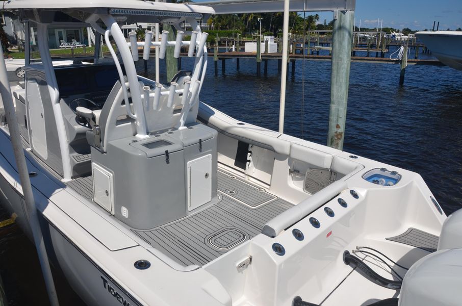 2019 Tidewater 320 adventure