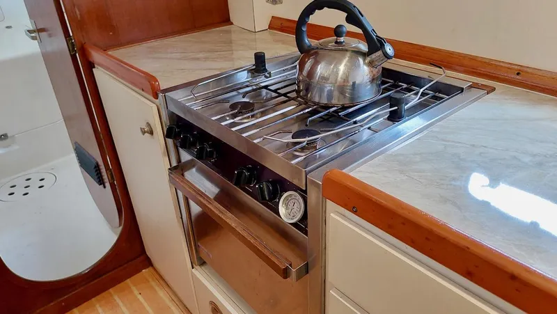 Kiskatinaw Yacht Photos Pics 