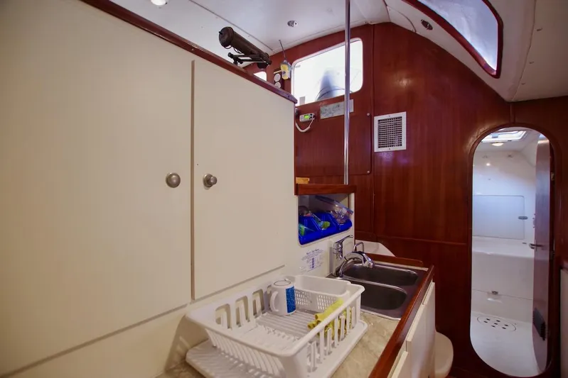 Kiskatinaw Yacht Photos Pics 