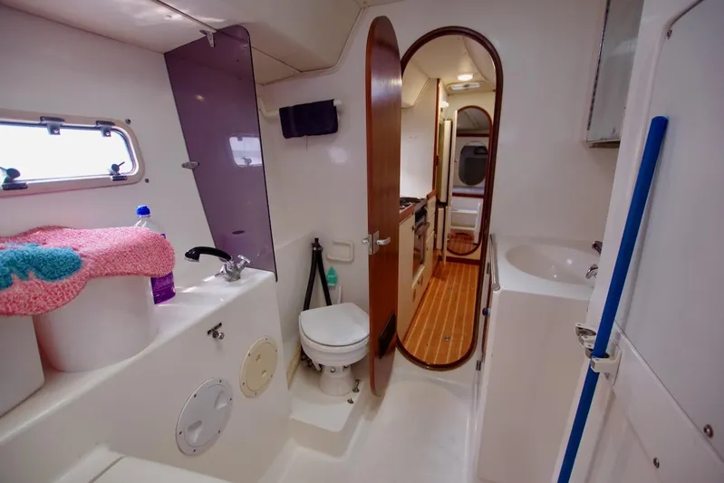 Kiskatinaw Yacht Photos Pics 