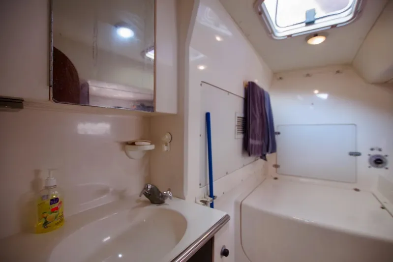 Kiskatinaw Yacht Photos Pics 