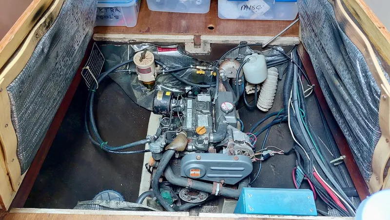 Kiskatinaw Yacht Photos Pics 