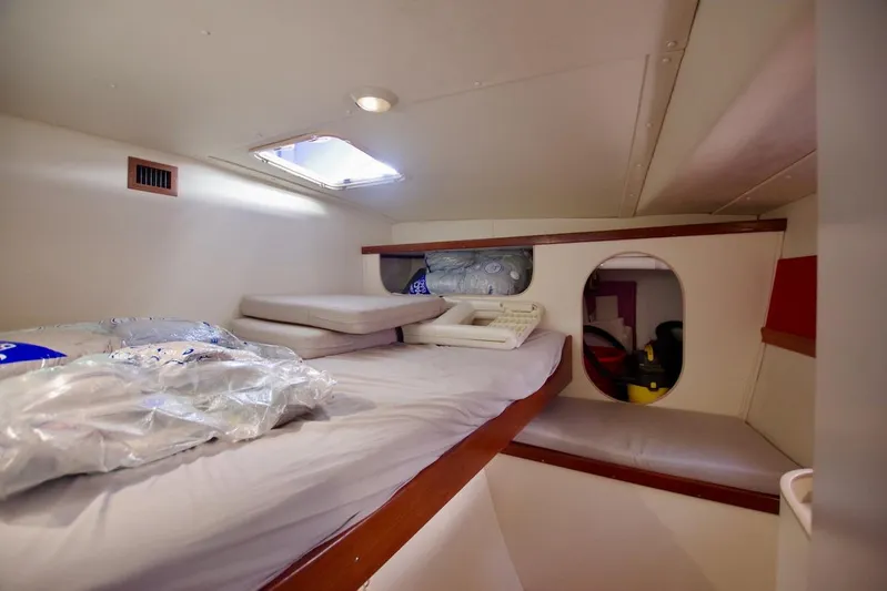 Kiskatinaw Yacht Photos Pics 