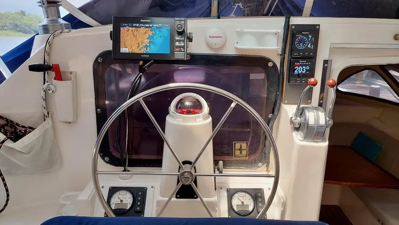 Kiskatinaw Yacht Photos Pics 