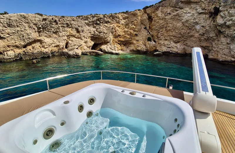 Clouds Yacht Photos Pics Sunreef Power 70 "Clouds" Verkauf und Charter