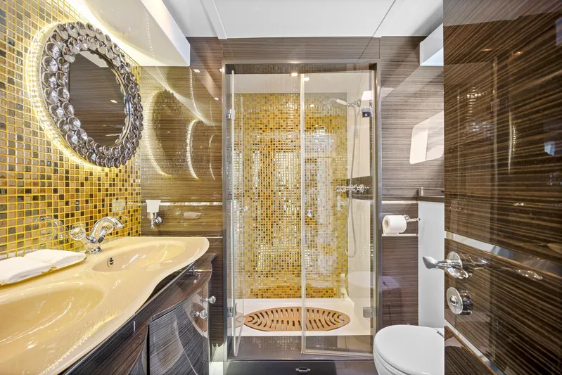 Clouds Yacht Photos Pics Sunreef Power 70 "Clouds" Verkauf und Charter