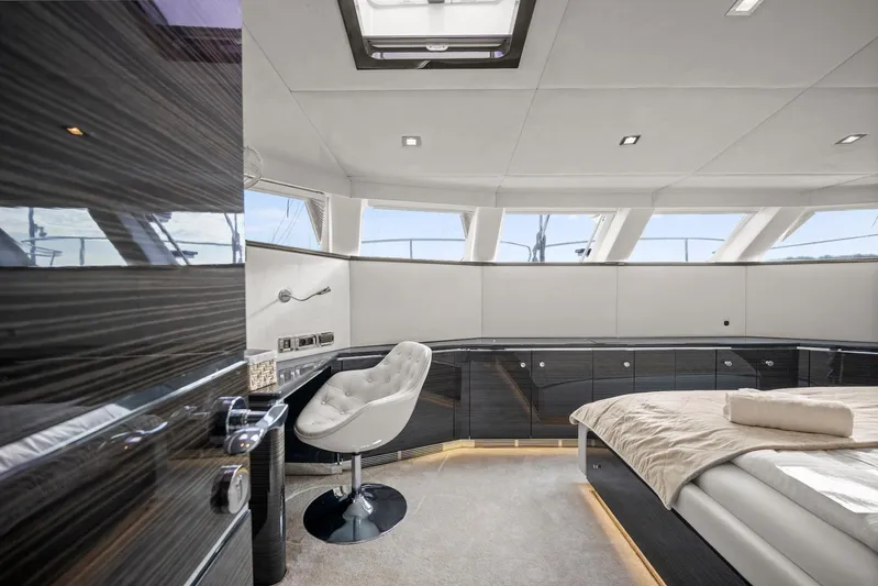 Clouds Yacht Photos Pics Sunreef Power 70 "Clouds" Verkauf und Charter