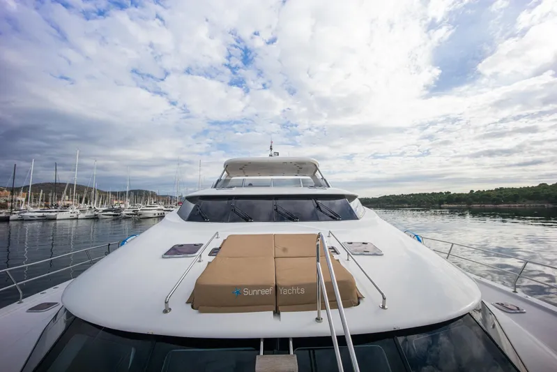 Clouds Yacht Photos Pics Sunreef Power 70 "Clouds" Verkauf und Charter