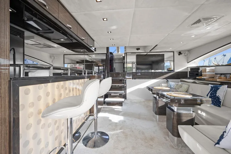 Clouds Yacht Photos Pics Sunreef Power 70 "Clouds" Verkauf und Charter