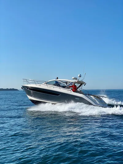 Elsa Grace Yacht Photos Pics 