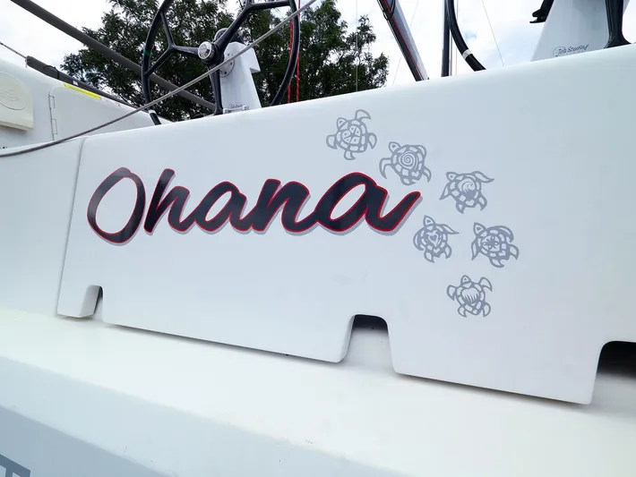 **4806tw Yacht Photos Pics 2017 Dehler 42c sailboat with "Ohana" and turtle decals on the side.