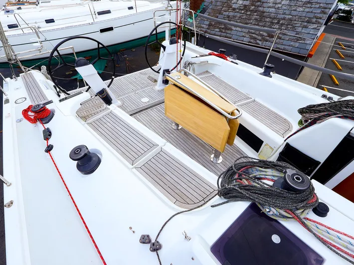 **4806tw Yacht Photos Pics Dehler 42c 2017 yacht deck with dual steering wheels and winches.