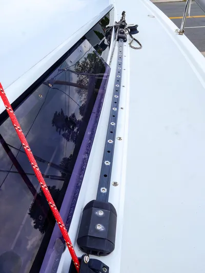 **4806tw Yacht Photos Pics 2017 Dehler 42c yacht deck with red rope and window reflection.