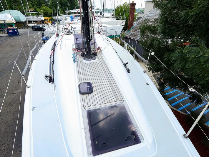 **4806tw Yacht Photos Pics 2017 Dehler 42c sailboat deck view, showcasing sleek design and modern features.