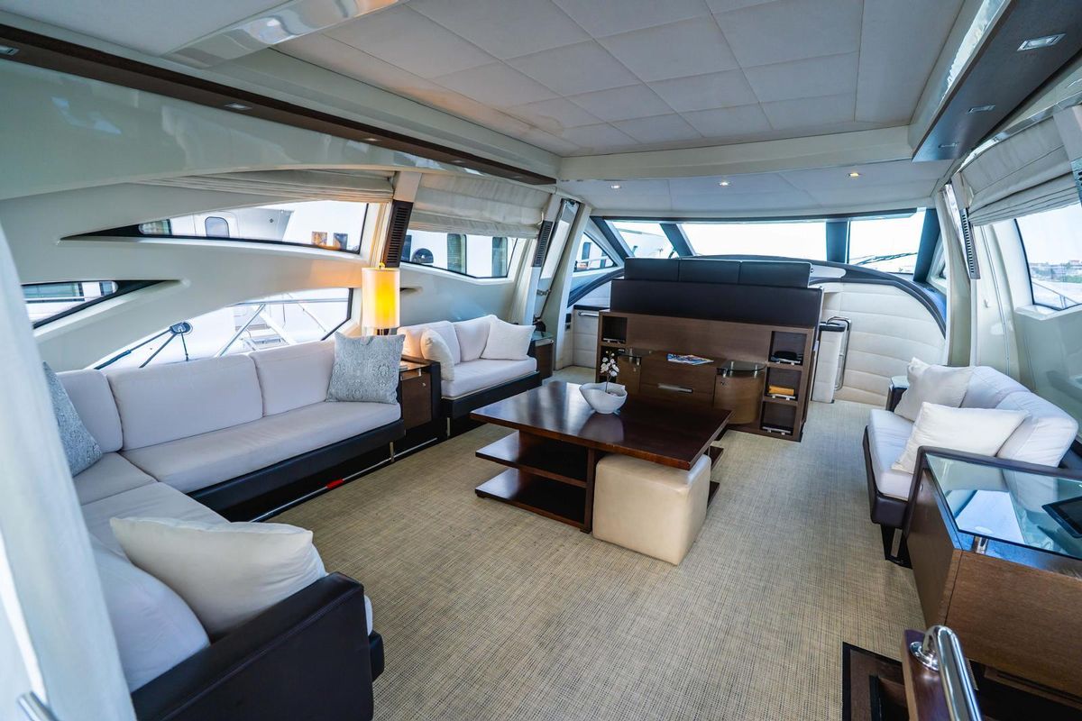 2010 Azimut 86 