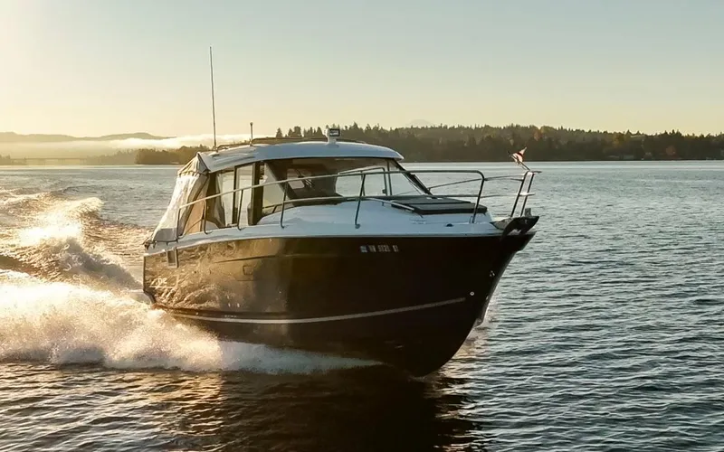 Jeanneau Weekender Offshore Yacht Photos Pics 