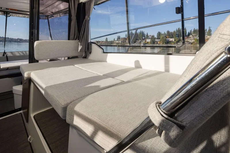 Jeanneau Weekender Offshore Yacht Photos Pics 