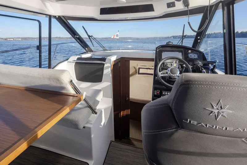 Jeanneau Weekender Offshore Yacht Photos Pics 