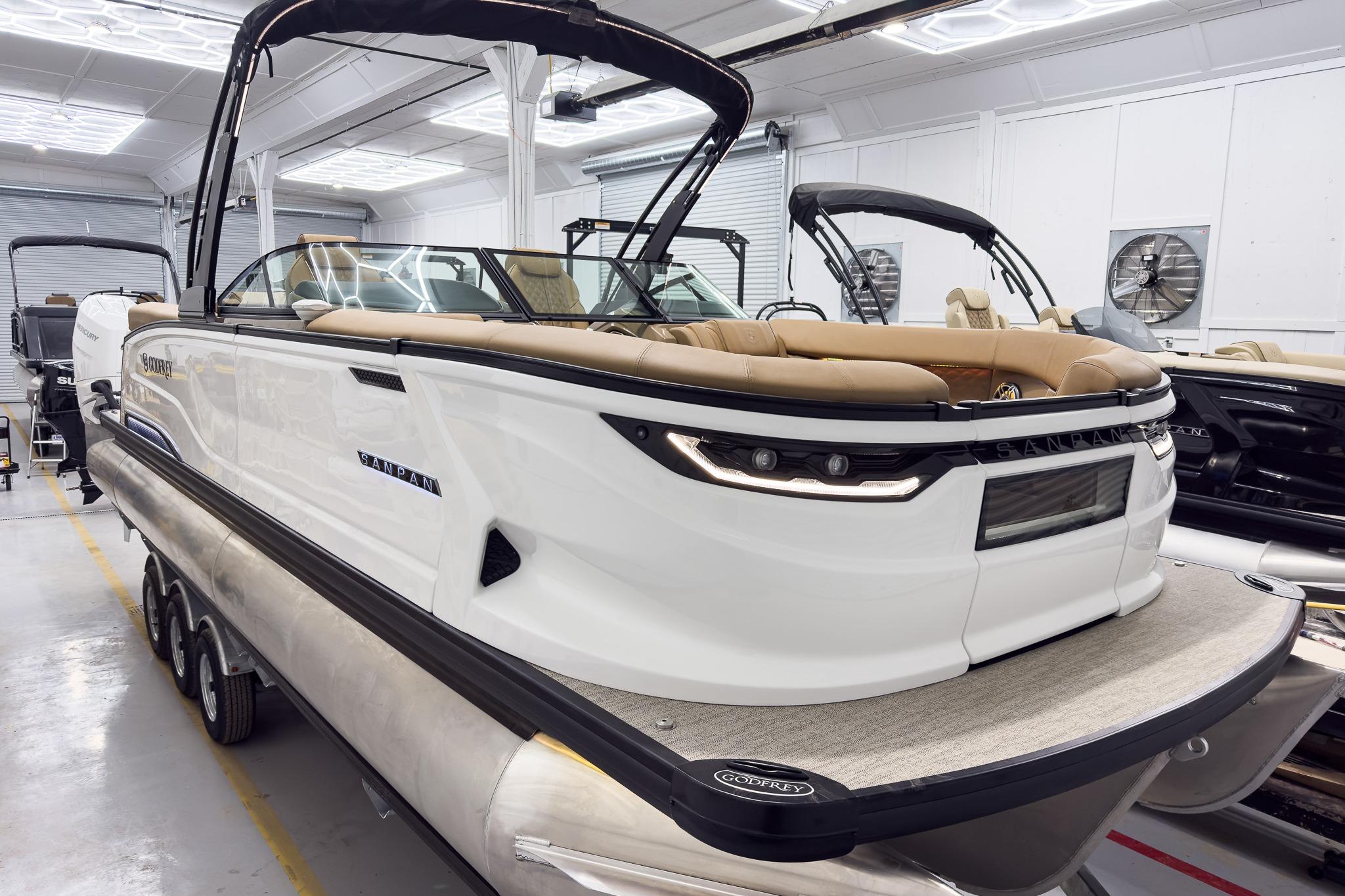 Godfrey Sanpan 27' Twin Ultra Lounge Windshield Tritoon - 2700 ULW TWIN JPO