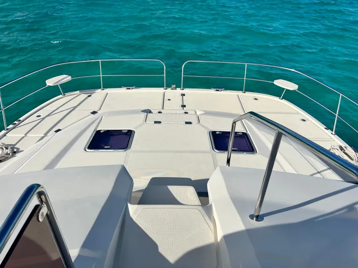 Gr8 Day Yacht Photos Pics Aquila 44 Yacht 2018 deck overlooking clear blue ocean waters.