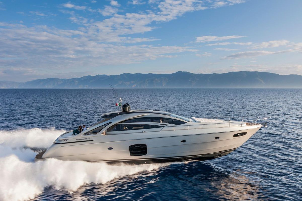 2018 Pershing 70 