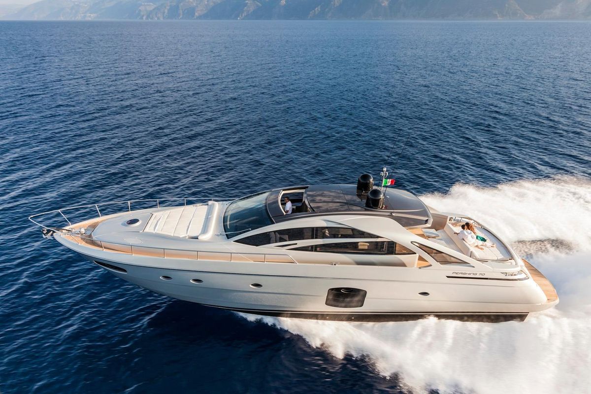 2018 Pershing 70 